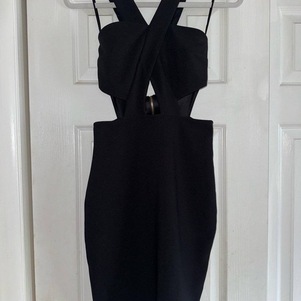 Cross-Neck LBD